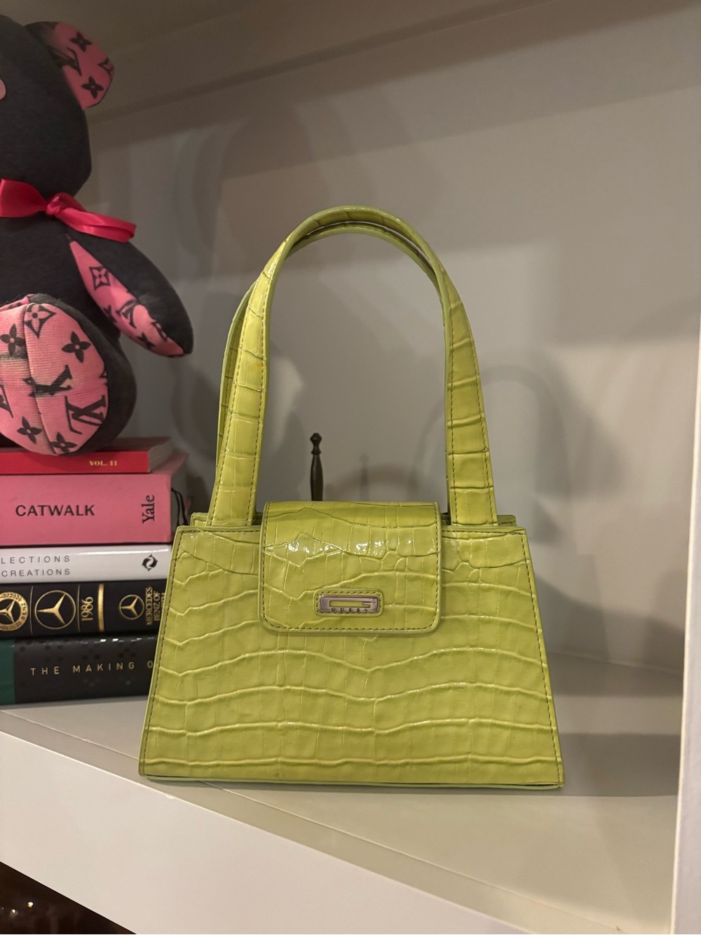 Vintage Y2K Guess line Croc-Embossed Hand Bag
